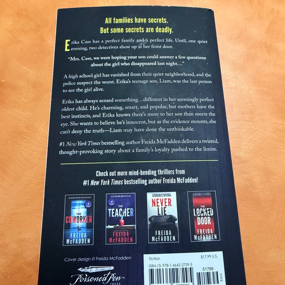 Frieda McFadden Thriller Book Set - Black, Blue, Yellow, Red Covers - Picture 5 of 5